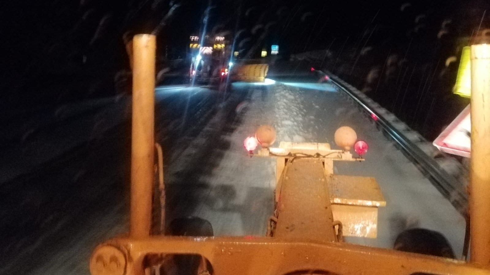 alacabelde yagmur kara dondu kar kalinligi 5 santime ulasti 2 Y2VlSEEE