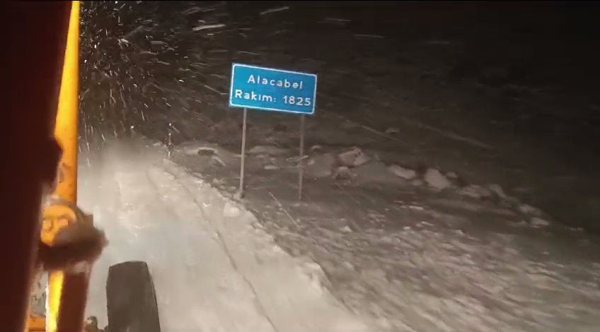 alacabelde yagmur kara dondu kar kalinligi 5 santime ulasti 3 iqkMWH6q