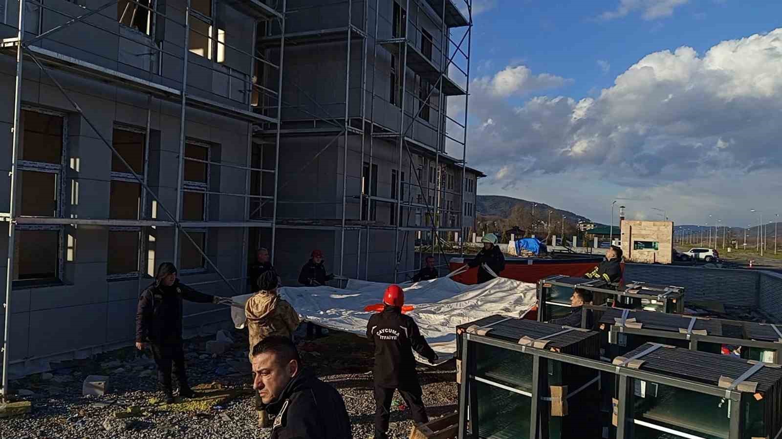 alacagini tahsil edemedigini iddia eden isci insaat iskelesine cikti 2 SNGa2iUc