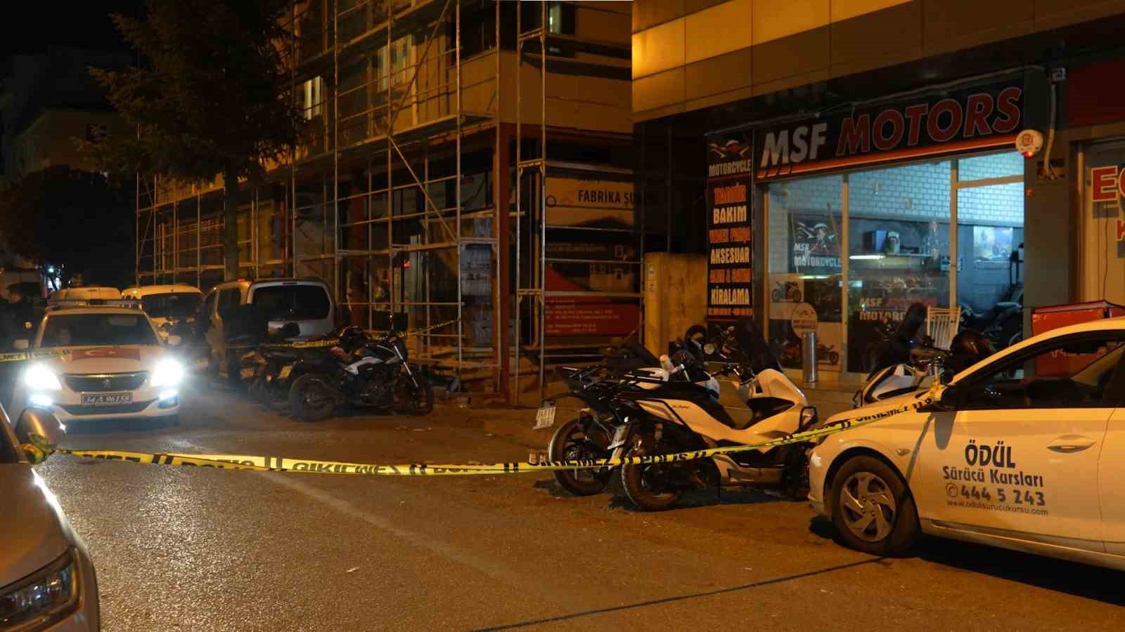 alacak verecek kavgasi kanli bitti is yerini uzun namlulu silahla taradilar 4 kisi yaralandi 1 av9HYeXy