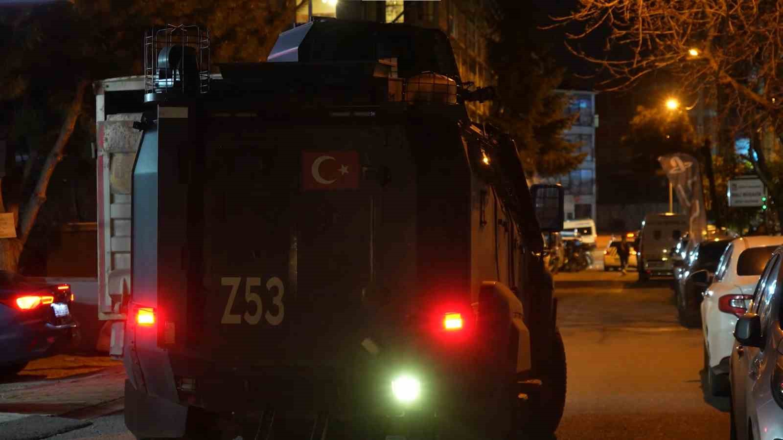 alacak verecek kavgasi kanli bitti is yerini uzun namlulu silahla taradilar 4 kisi yaralandi 3 GkZMLaBW