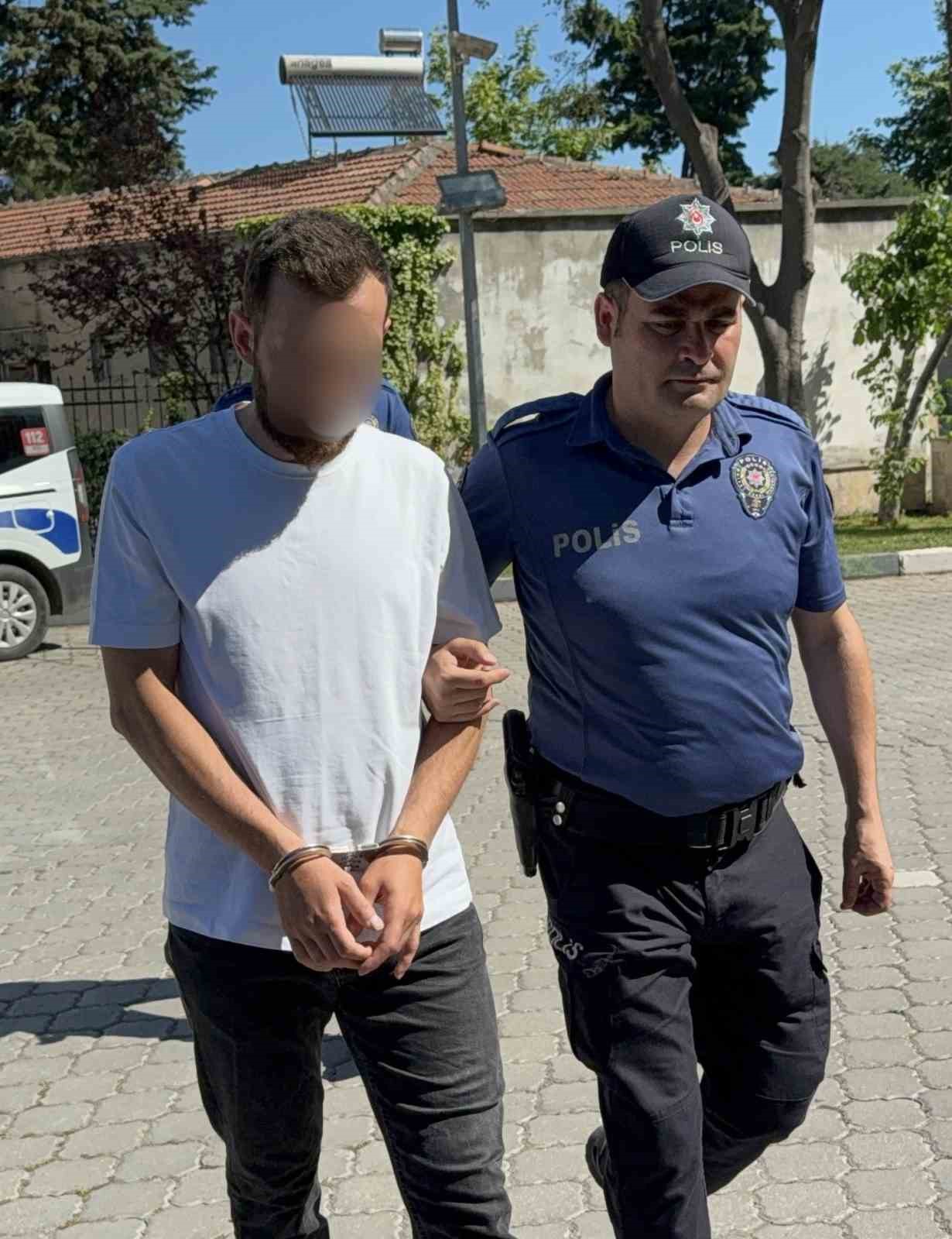 Alacak-verecek kavgasında kan döküldü: 1 tutuklama 5 alacak verecek kavgasinda kan dokuldu 1 tutuklama 1 ZgrjYhFF