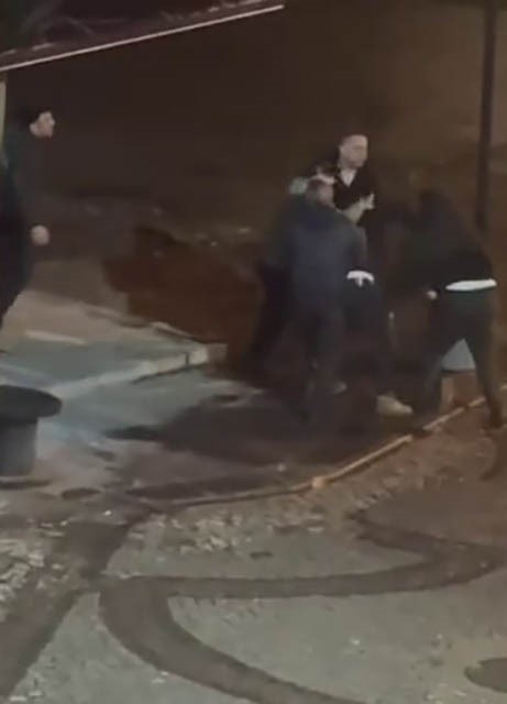 alacak verecek meselesi kanli bitti gogsunden vurulan muhtar agir yaralandi 1 DtqLqPkt