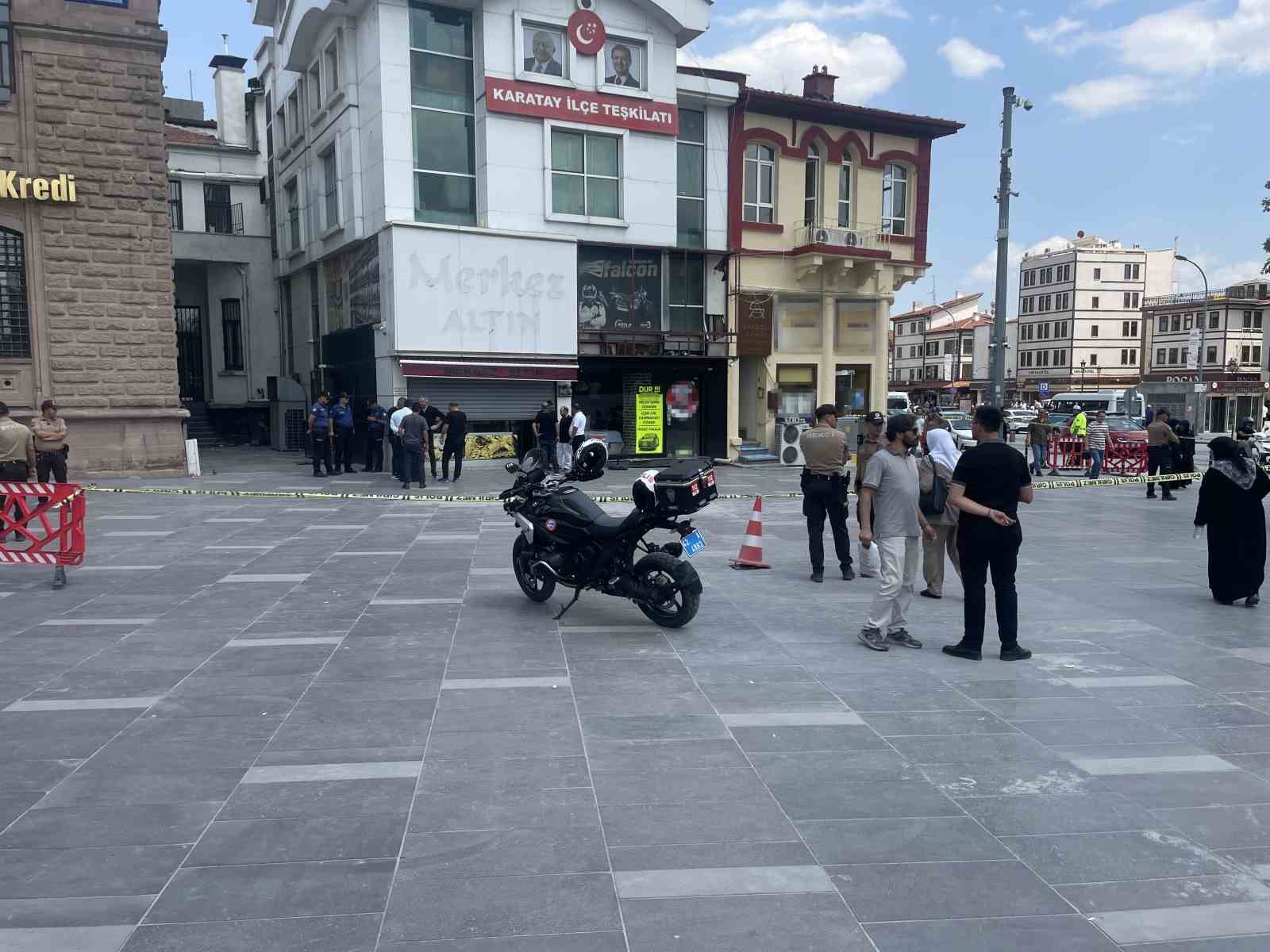 Alacak verecek meselesinde vurulan kuyumcu ağır yaralandı 5 alacak verecek meselesinde vurulan kuyumcu agir yaralandi 1 HBi77hKi