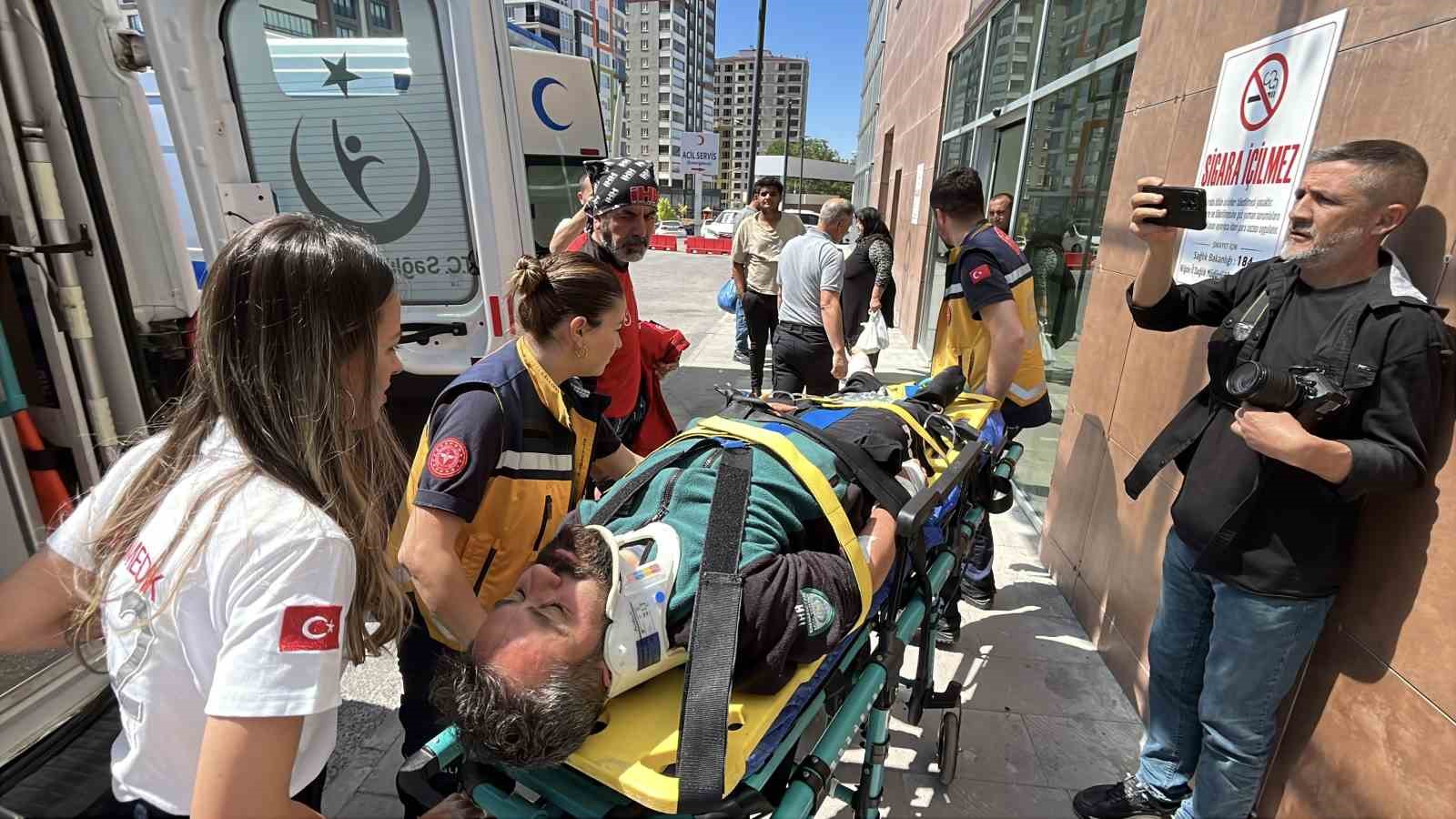 aladaglarda mahsur kalan dagci ve esi helikopterle kurtarildi 1 9EH7bsYN