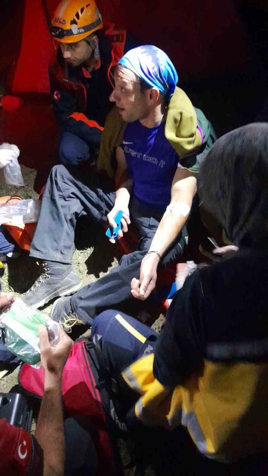 aladaglarda rahatsizlanan dagci hastaneye kaldirildi 2 mIyy2ivz