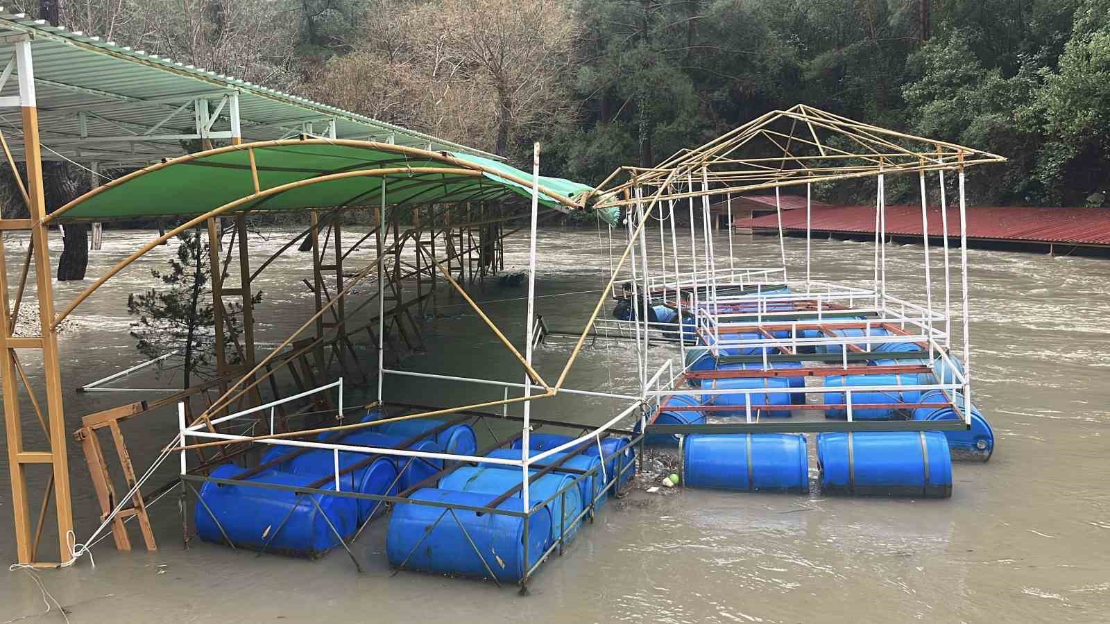 Alanya Dim Barajı’nda su seviyesi yükseldi bölgeye yakın bazı evlerin tedbir amaçlı boşaltılması istendi 10 alanya dim barajinda su seviyesi yukseldi bolgeye yakin bazi evlerin tedbir amacli bosaltilmasi TeySBELy