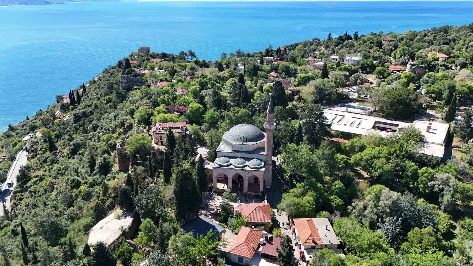 alanya kalesindeki 800 yillik miras turist akinina ugruyor 0 9uIsKumL