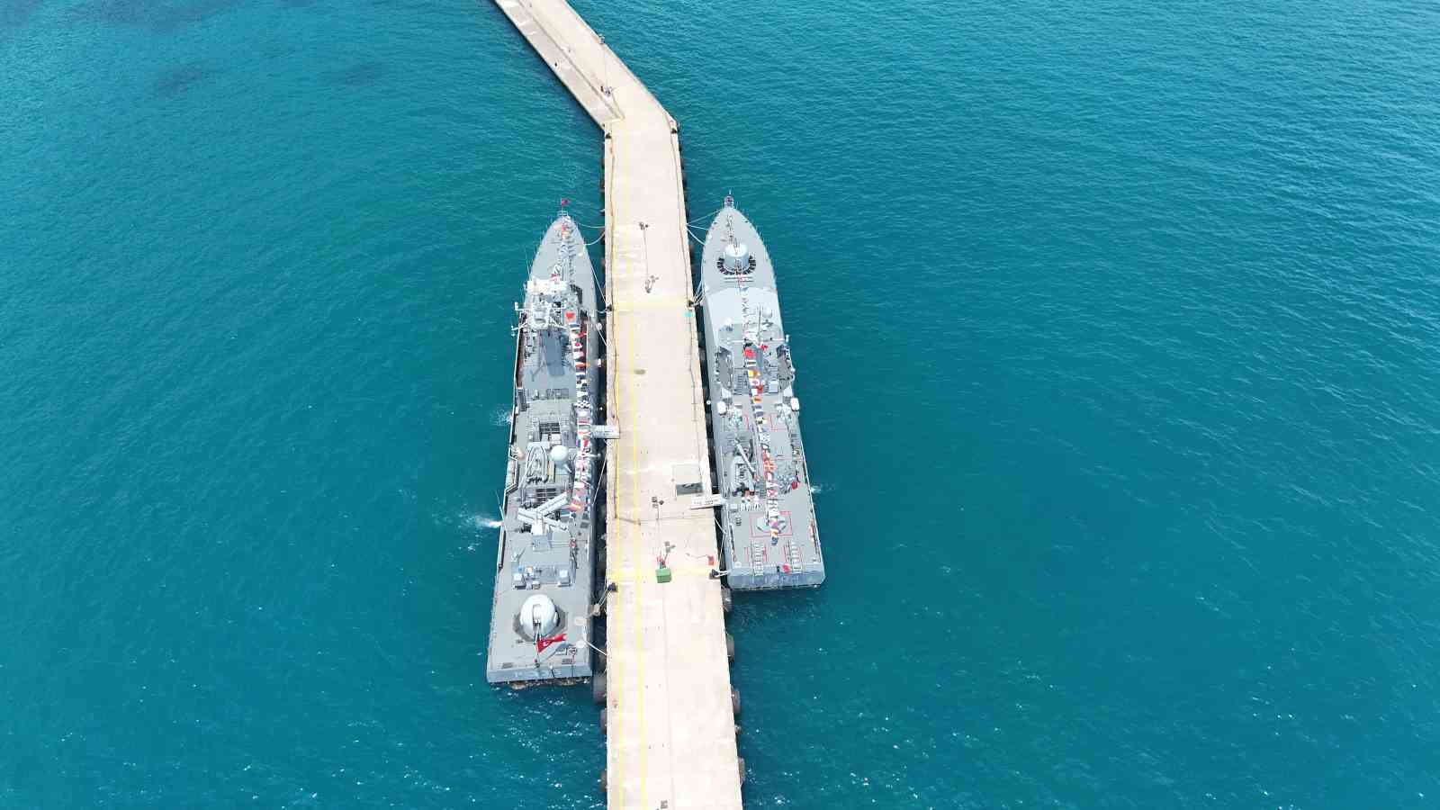 alanya limaninda savas gemilerine yogun ilgi 1 S8uz1zBV