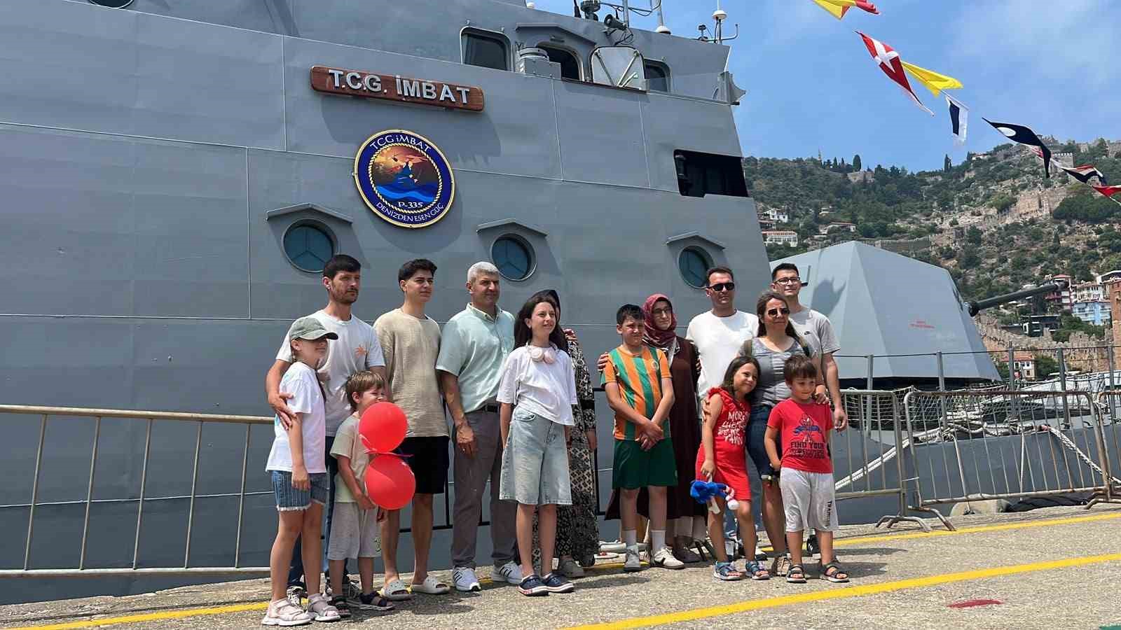 alanya limaninda savas gemilerine yogun ilgi 12 vjQOI3ps
