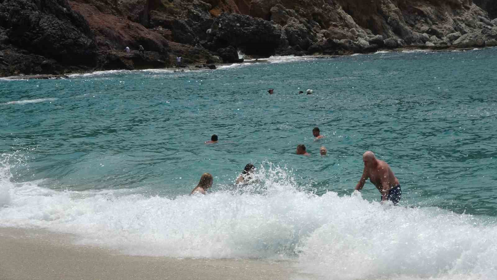 alanya sahillerinde bayram yogunlugu 2 tVqNT4rk