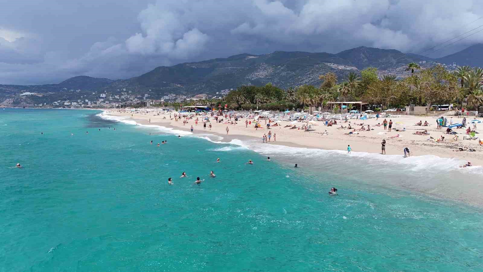 alanya sahillerinde bayram yogunlugu 4 RH8g8nyu