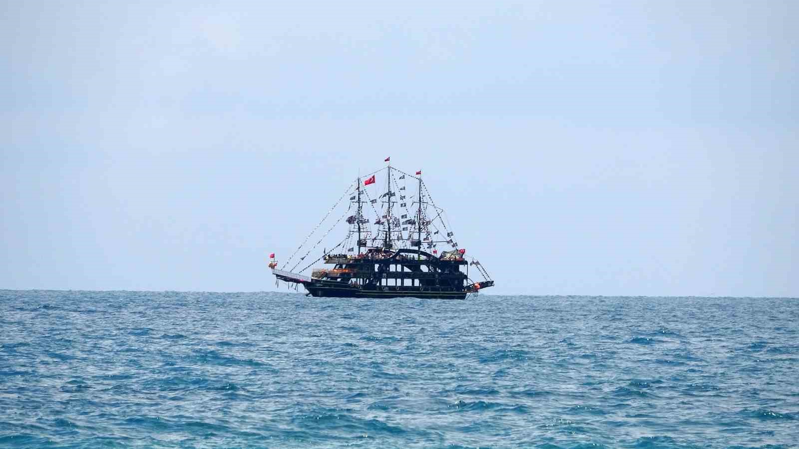 alanya sahillerinde bayram yogunlugu 5 54tEiAVK