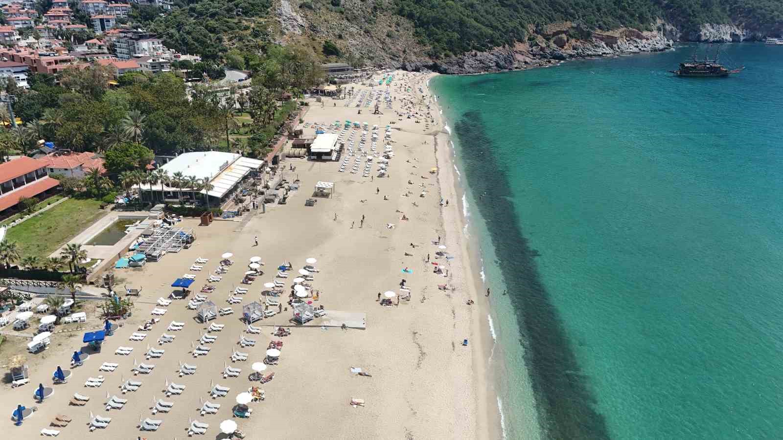 alanya sahillerinde hafta sonu yogunlugu 0 iZbtCH9w