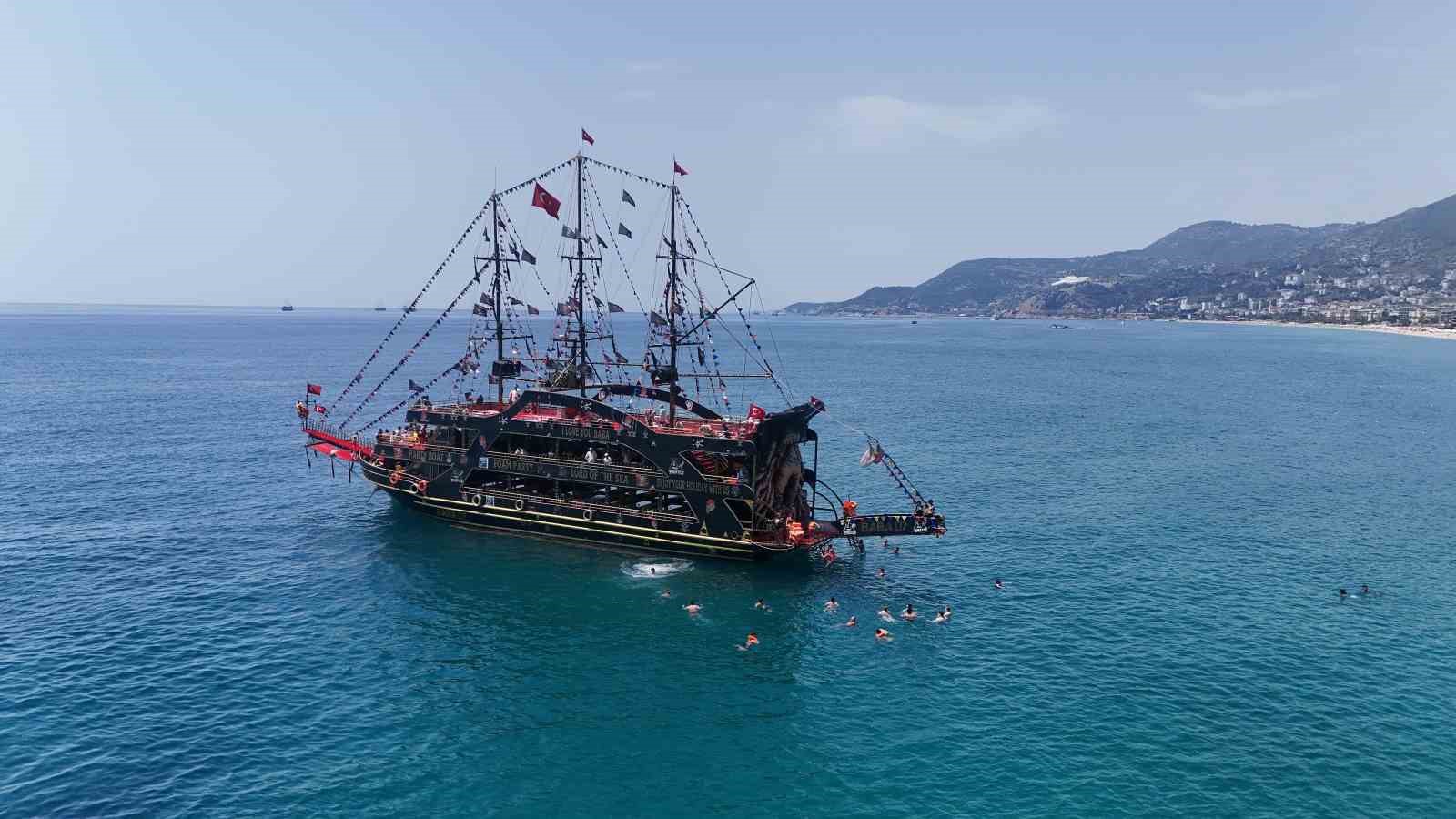 alanya sahillerinde hafta sonu yogunlugu 1