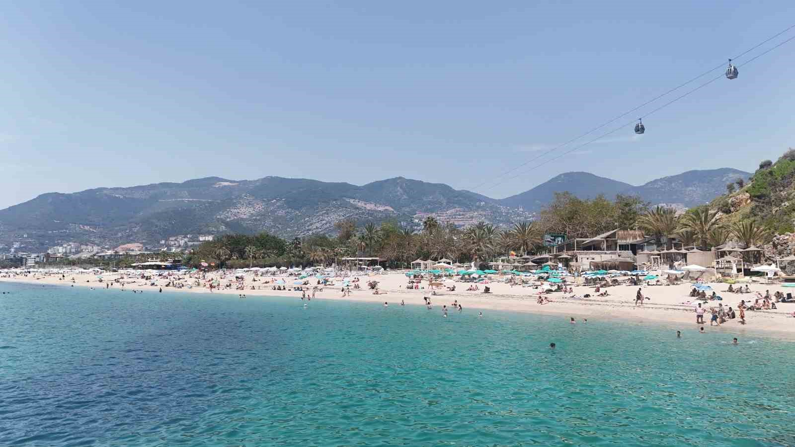 alanya sahillerinde hafta sonu yogunlugu 2 OgQpPNlO