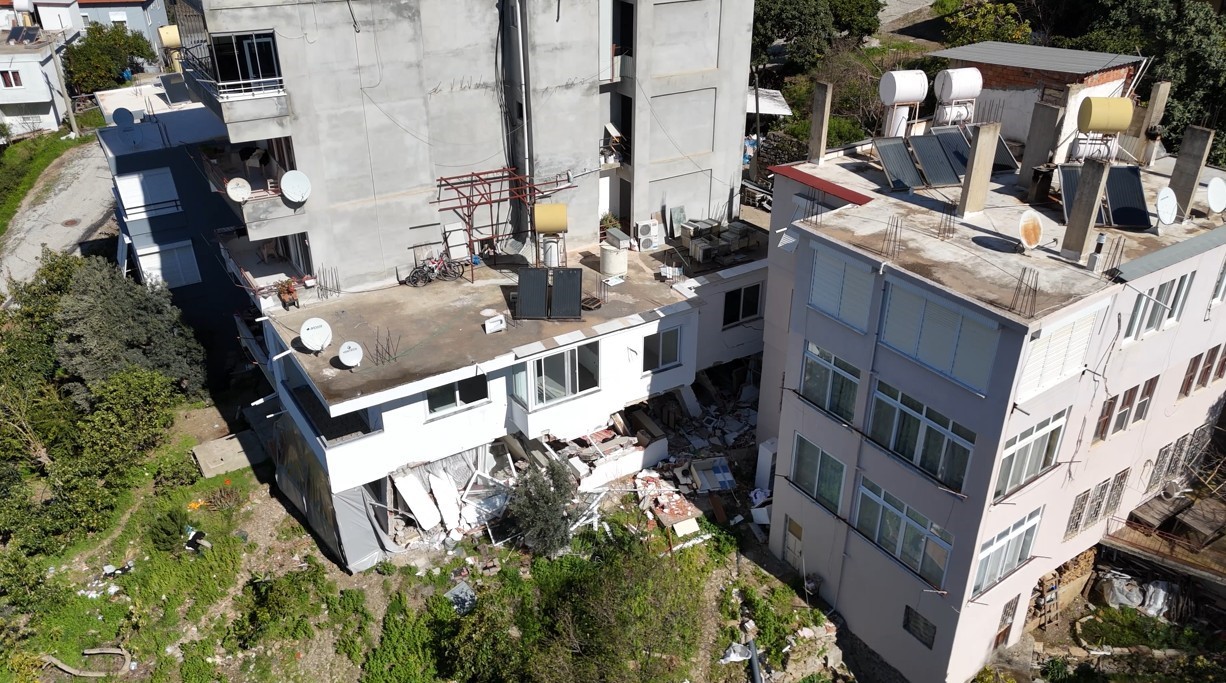 alanyada 3 bina tedbir amacli tahliye edildi 1 2J2jWDJ8
