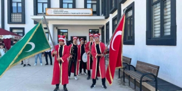 alanyada-5-ulkeden-97-ogrenci-mehter-marslariyla-karsilandi-EIlwrmQb.jpg