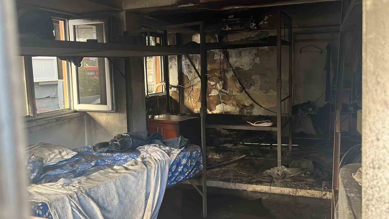 alanyada apartmanin giris katinda cikan yangin korkuttu 3 AODpwMK8