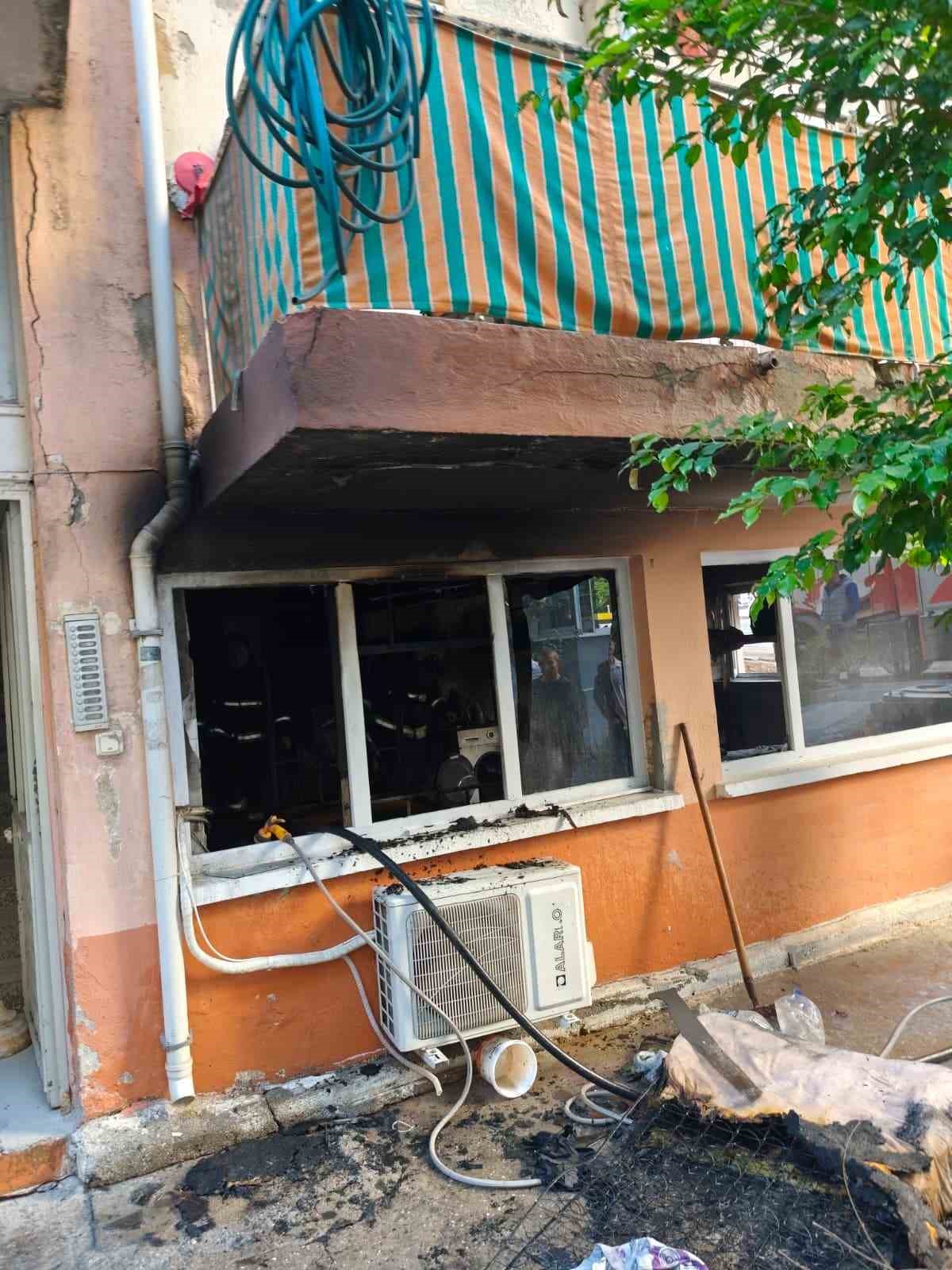 alanyada apartmanin giris katinda cikan yangin korkuttu 7 e5HzAZUe