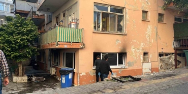 alanyada-apartmanin-giris-katinda-cikan-yangin-korkuttu-wrN5FTJY.jpg
