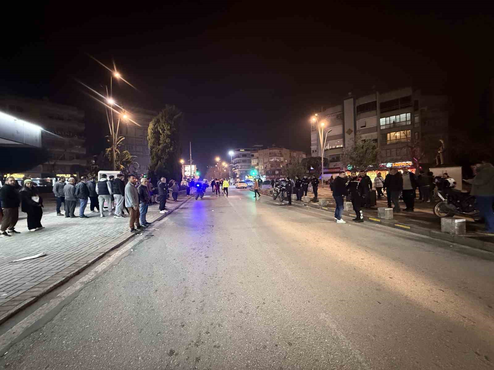 alanyada bicak ve zincirlerin kullanildigi kavgaya 3 tutuklama 12 j1XWmqOA