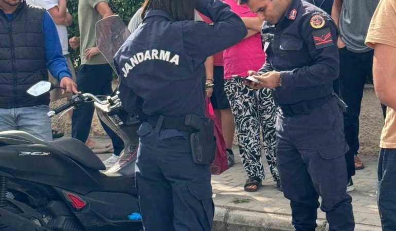 alanyada-bosanma-asamasindaki-esini-sokakta-yaraladi-5sC9s3NJ.jpg