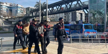 alanyada-caldiklari-avokadoyu-birakip-kacan-suphelilere-adli-kontrol-karari-Ya2xTDGZ.jpg