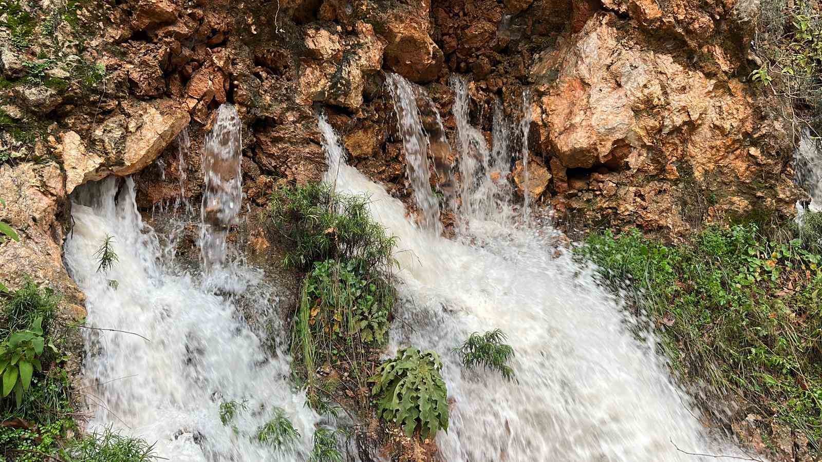alanyada cay tasti isletmelere ait cardaklar sular altinda kaldi 3 Dk6Hdl9D