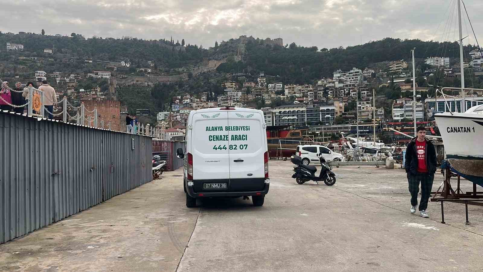 alanyada denizde erkek cesedi bulundu 4 gjyRCg8b