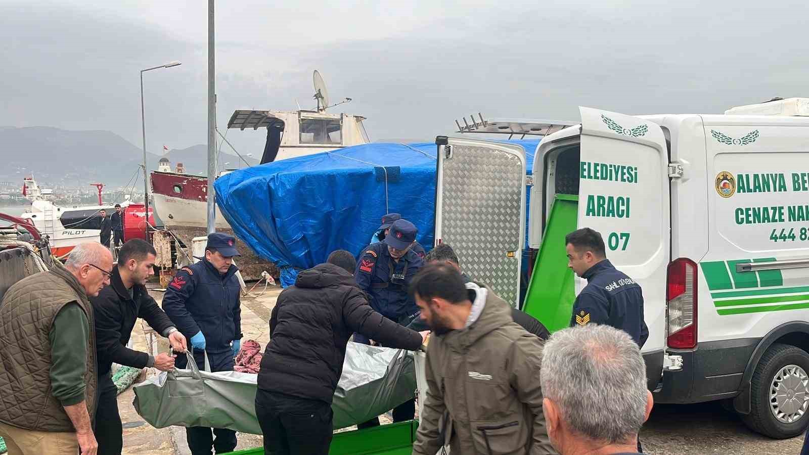 alanyada denizde erkek cesedi bulundu 7 vWknhllY