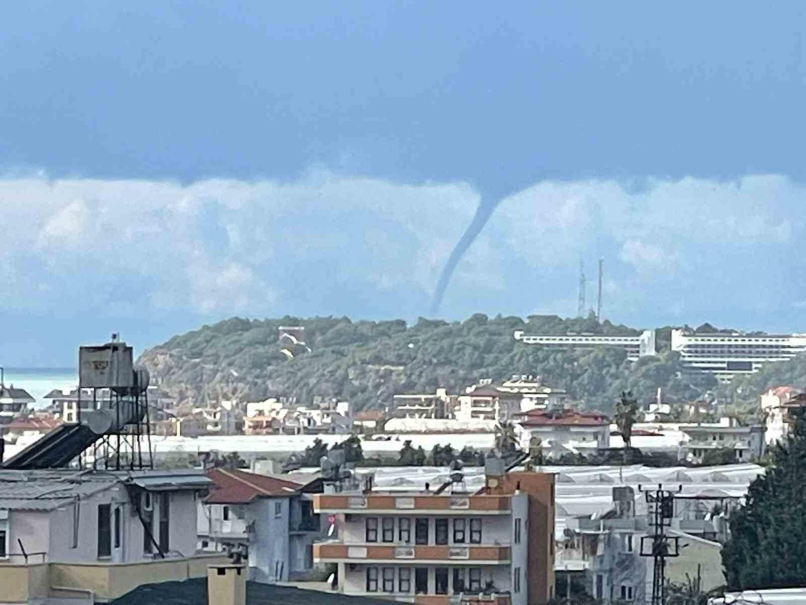 alanyada denizde olusan hortum kamerada 0 YTd3FO5F