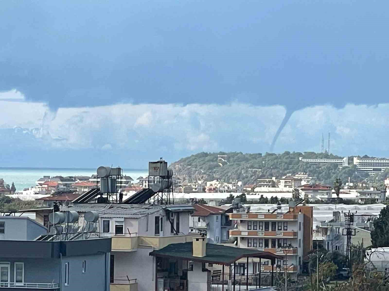 alanyada denizde olusan hortum kamerada 1 rjwzTfDp
