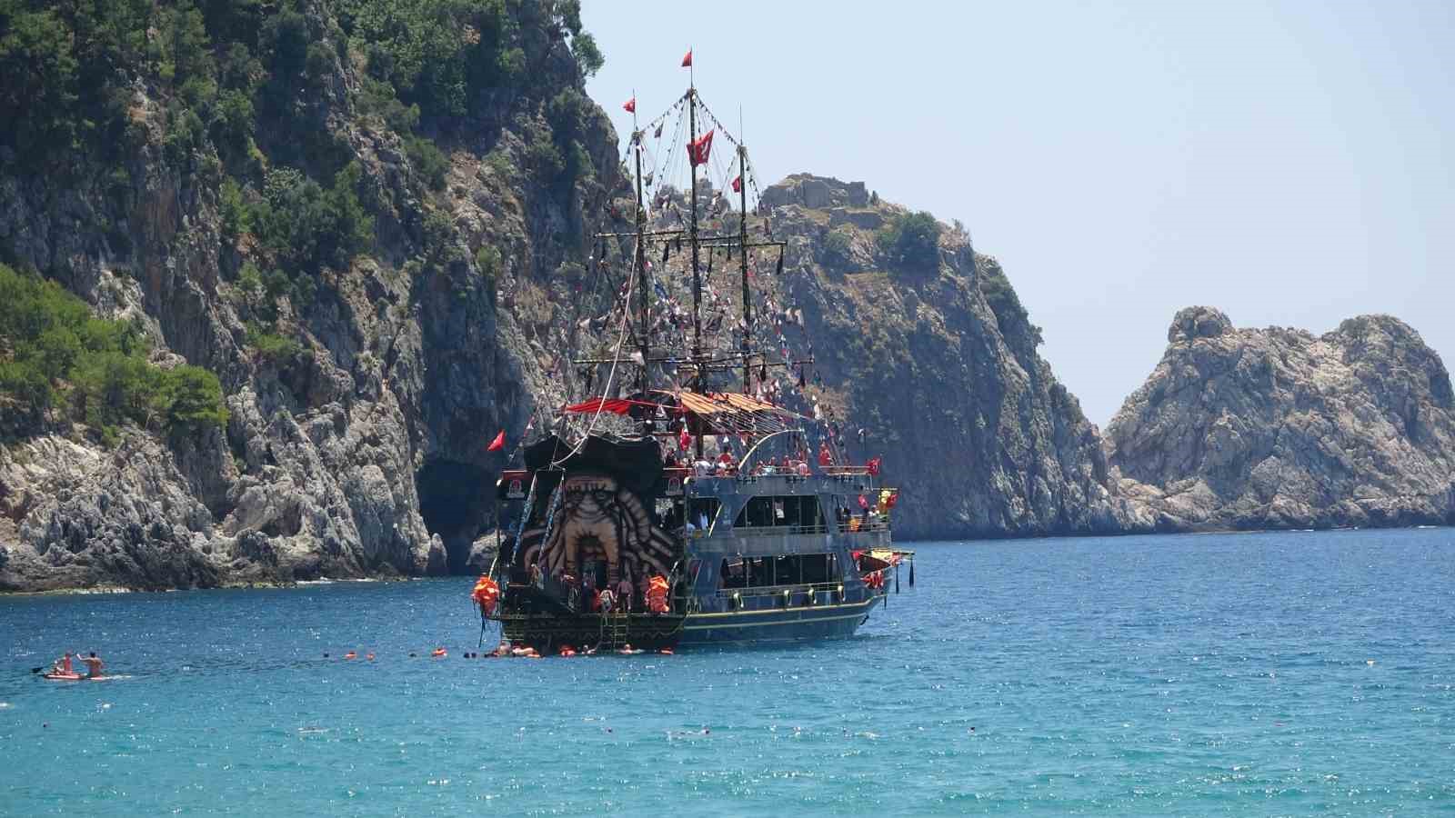 Alanya’da hava sıcaklığı 30 dereceyi gördü, turistler sahile koştu 6 alanyada hava sicakligi 30 dereceyi gordu turistler sahile kostu 2 4MhFwEnF