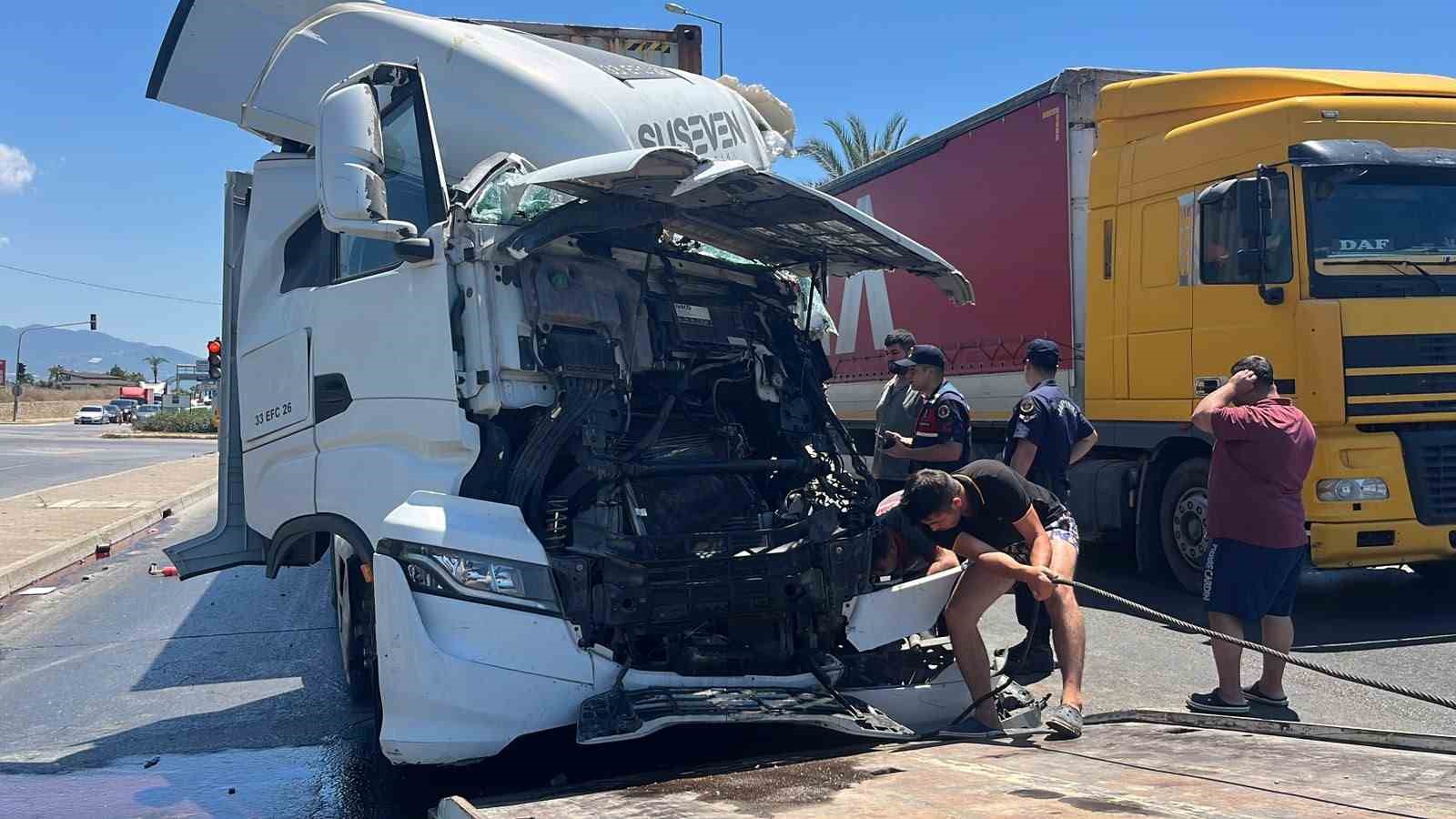 Alanya’da iki tır çarpıştı: D-400’de kilometrelerce araç kuyruğu oluştu 6 alanyada iki tir carpisti d 400de kilometrelerce arac kuyrugu olustu 2 MaW7qfWm