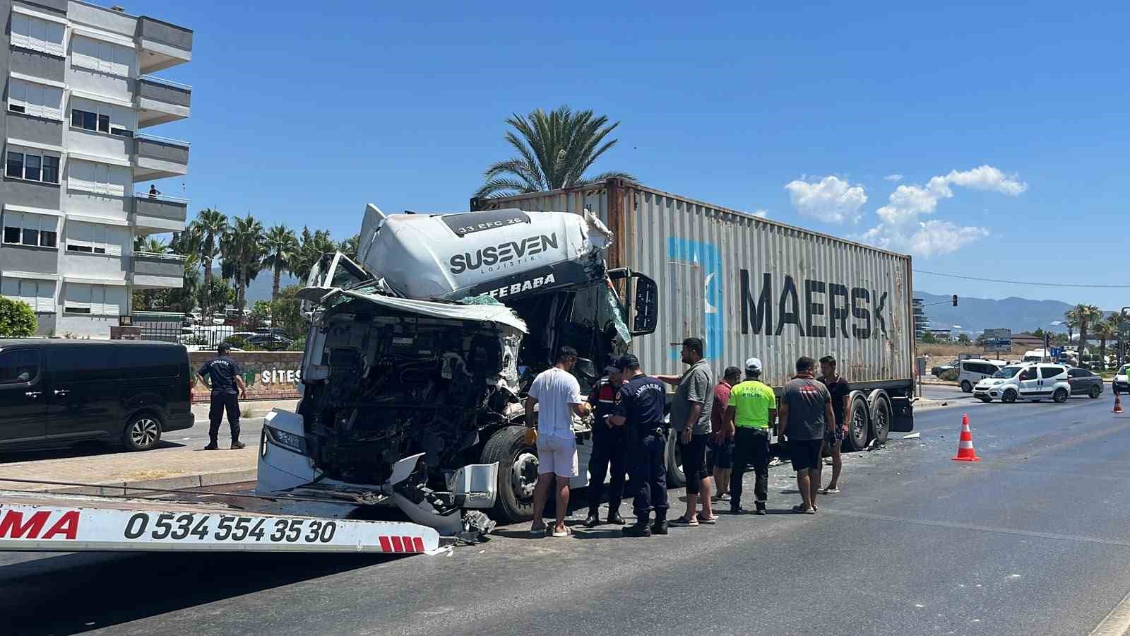 Alanya’da iki tır çarpıştı: D-400’de kilometrelerce araç kuyruğu oluştu 8 alanyada iki tir carpisti d 400de kilometrelerce arac kuyrugu olustu 4