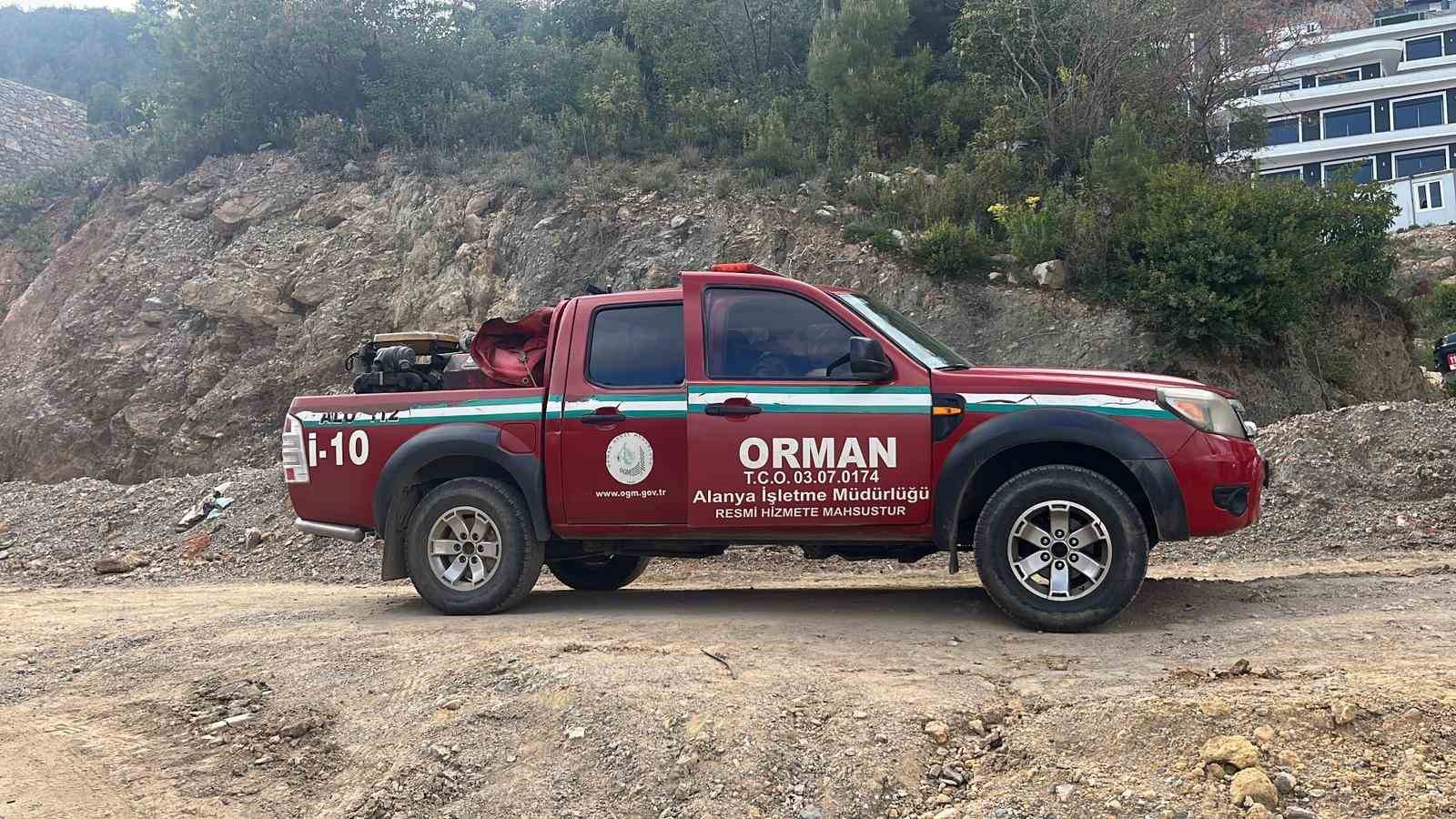 Alanya’da işçilerin kaldığı konteyner alevlere teslim oldu 11 alanyada iscilerin kaldigi konteyner alevlere teslim oldu 7