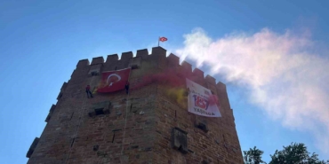 alanyada-jak-ekiplerinden-alanya-kizilkulede-nefes-kesen-gosteri-KcGA7yfs.jpg