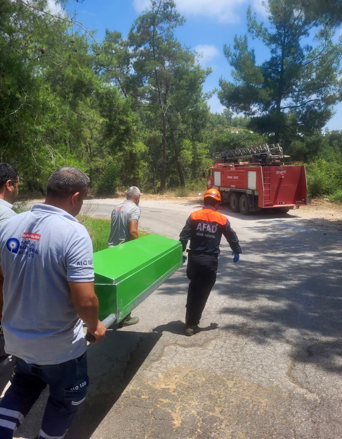 alanyada kamyonet agaca carpti 1 olu 1 agir yarali 0 BD7RXzDv