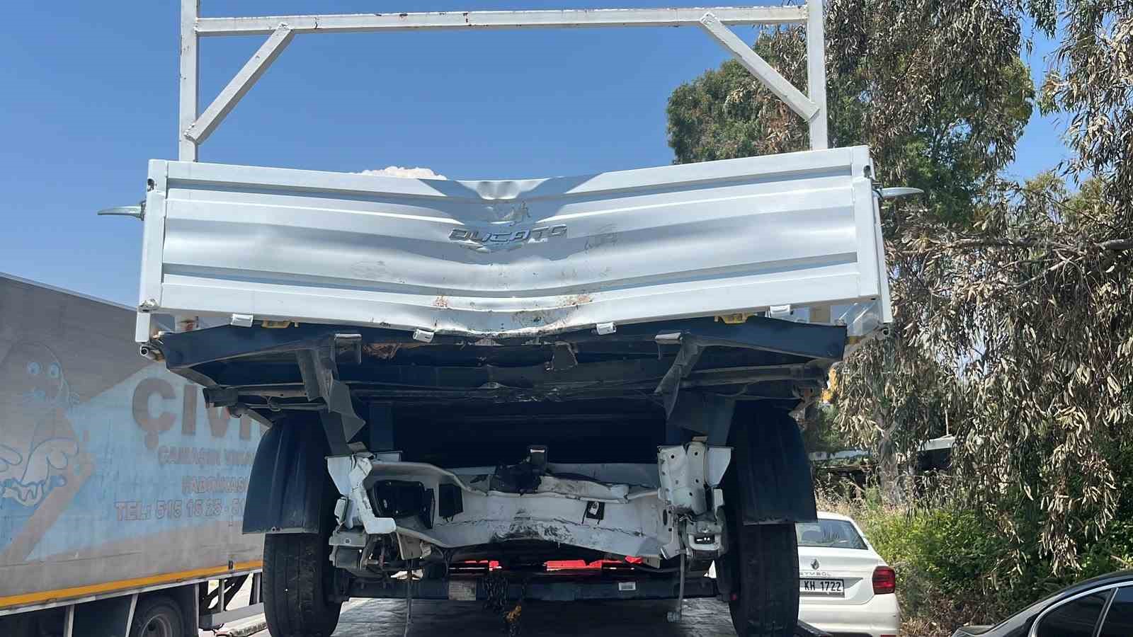 Alanya’da kamyonet ile çarpışan motosikletin genç sürücü hayatını kaybetti 5 alanyada kamyonet ile carpisan motosikletin genc surucu hayatini kaybetti 1 I8fKJN6A