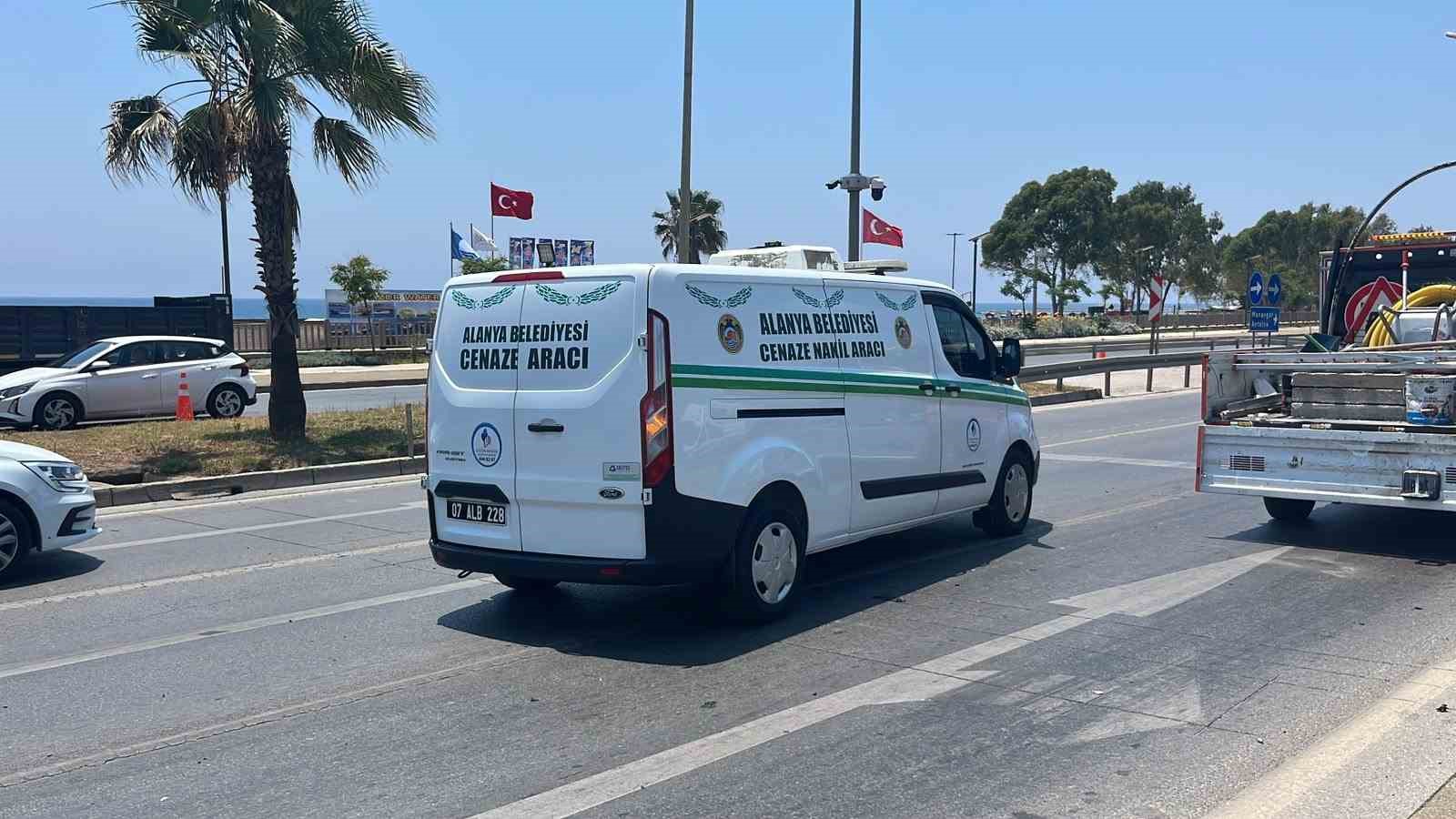 Alanya’da kamyonet ile çarpışan motosikletin genç sürücü hayatını kaybetti 6 alanyada kamyonet ile carpisan motosikletin genc surucu hayatini kaybetti 2 5nmPe8rQ