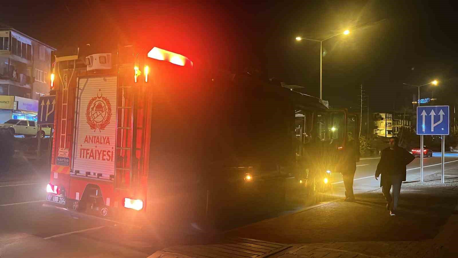 alanyada kayaliklardan dusen sahsi itfaiye ve afad ekibi kurtardi 2 meSvf3GJ