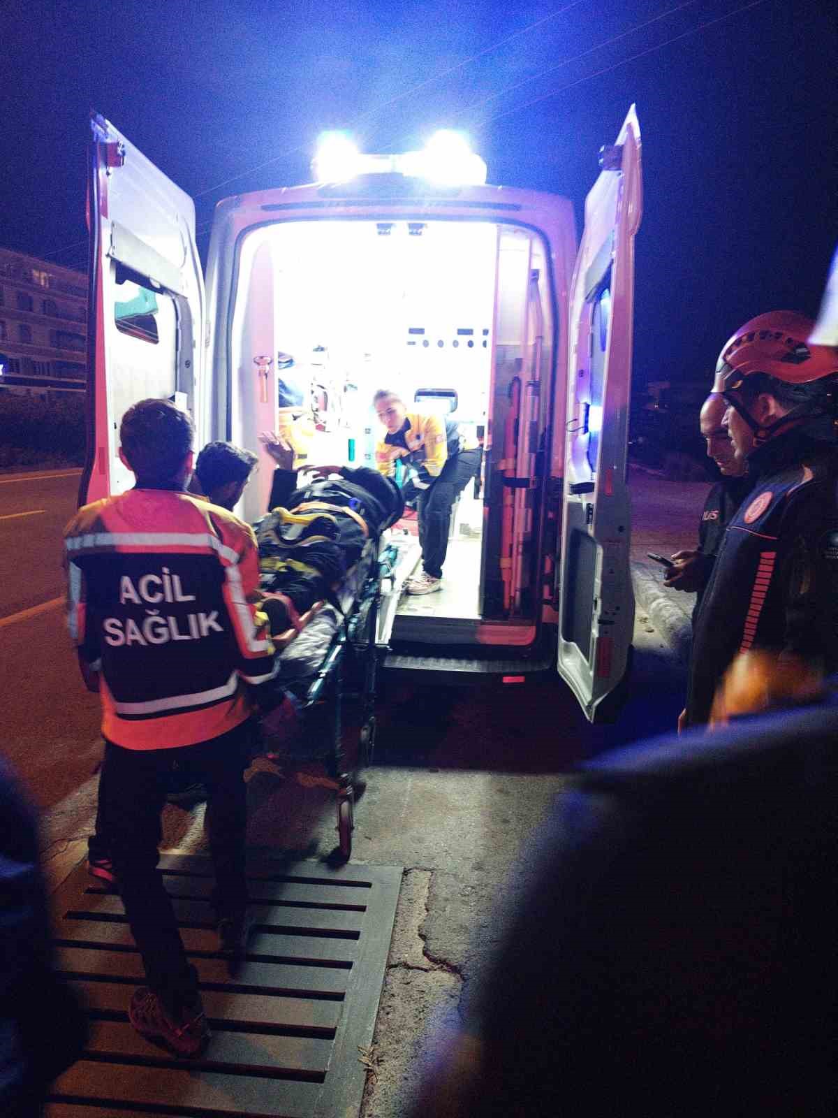 alanyada kayaliklardan dusen sahsi itfaiye ve afad ekibi kurtardi 6 U96sAuek