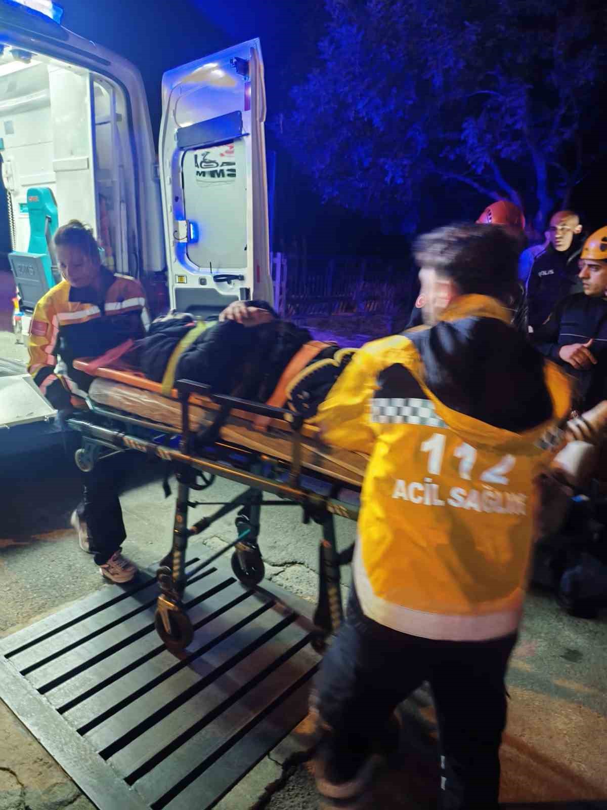 alanyada kayaliklardan dusen sahsi itfaiye ve afad ekibi kurtardi 7