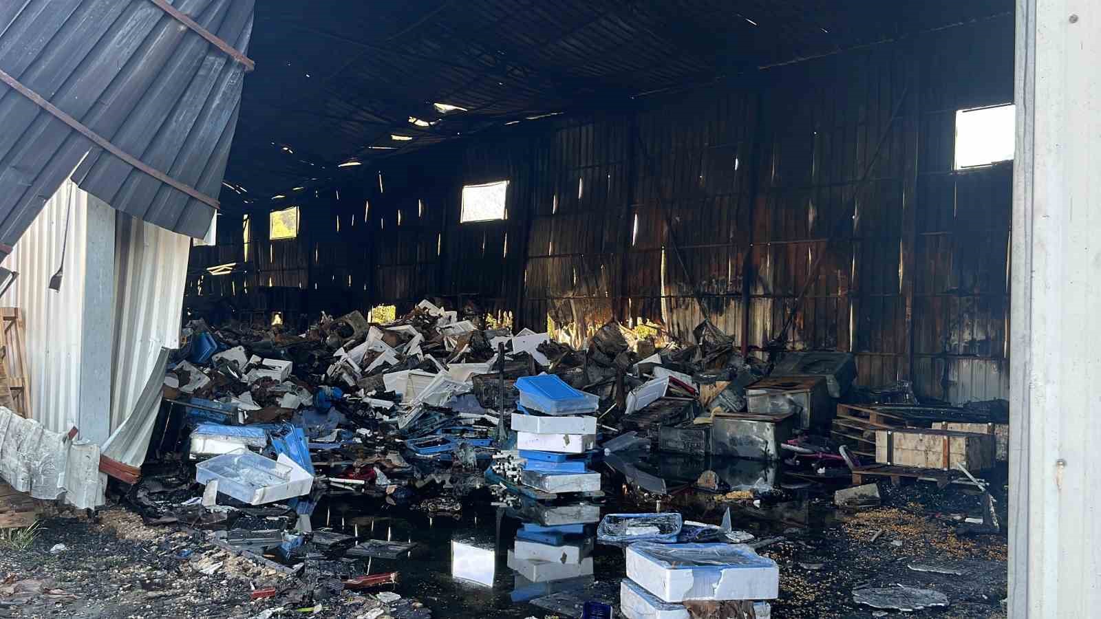 alanyada klima deposundaki yanginin boyutu gun aydinlaninca ortaya cikti 2 MBuPRccF
