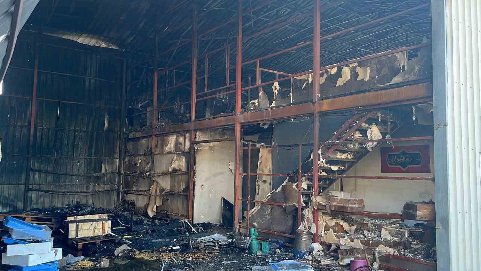 alanyada klima deposundaki yanginin boyutu gun aydinlaninca ortaya cikti 4 yjHehJGs