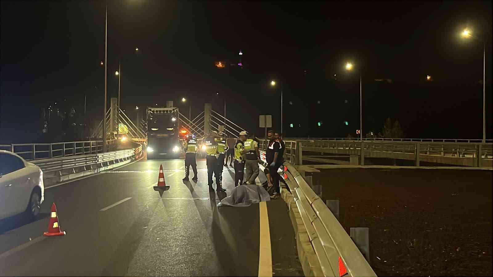 alanyada motosiklet bariyerlere carpti surucu hayatini kaybetti 0 pHbuFjea