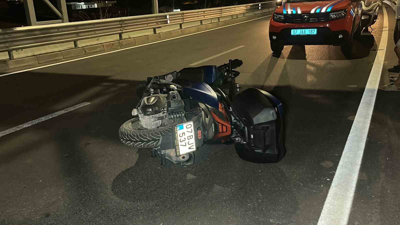 alanyada motosiklet bariyerlere carpti surucu hayatini kaybetti 5 K7cZBhM8