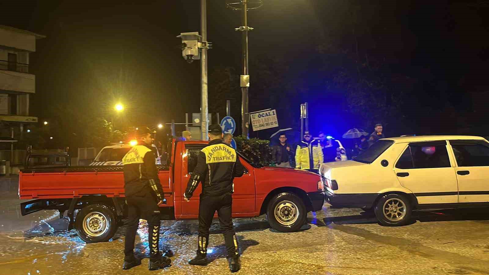 alanyada oba cayi tasti caddeler sular altinda kaldi 3 Mgp3EFlp