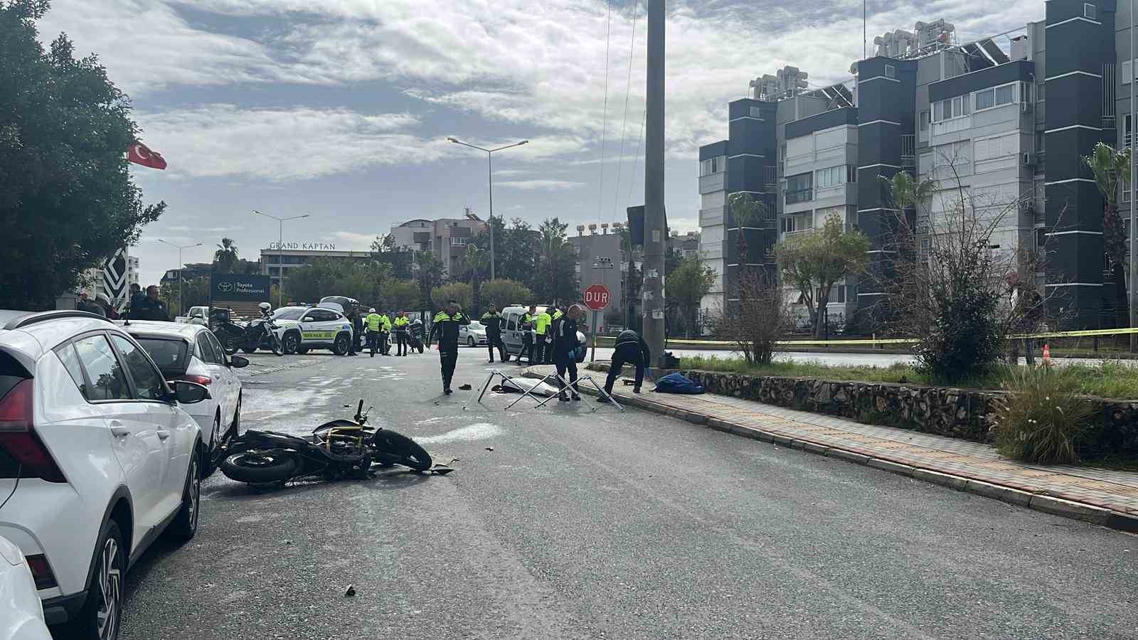 alanyada olumle sonuclanan trafik kazasi guvenlik kamerasina yansidi 8 31lFsO9P